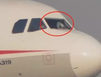 飛機玻璃到底有幾層？為什么駕駛艙玻璃破碎事件年年都有！