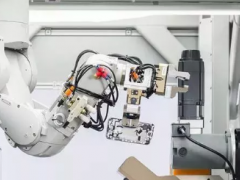 大佬紛紛入局，百億市場爆發(fā)在即，家用機器人前景卻不容樂觀？