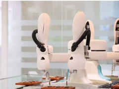 智領(lǐng)制造新未來   智能機(jī)器人應(yīng)用如火如荼