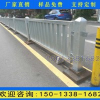 大鵬新區(qū)2016a款護(hù)欄工廠直銷 龍華路中間隔離欄定做