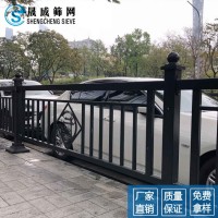 供應(yīng)深圳m型道路隔離圍欄 市政護(hù)欄 揭陽(yáng)道路安全防撞護(hù)欄價(jià)格