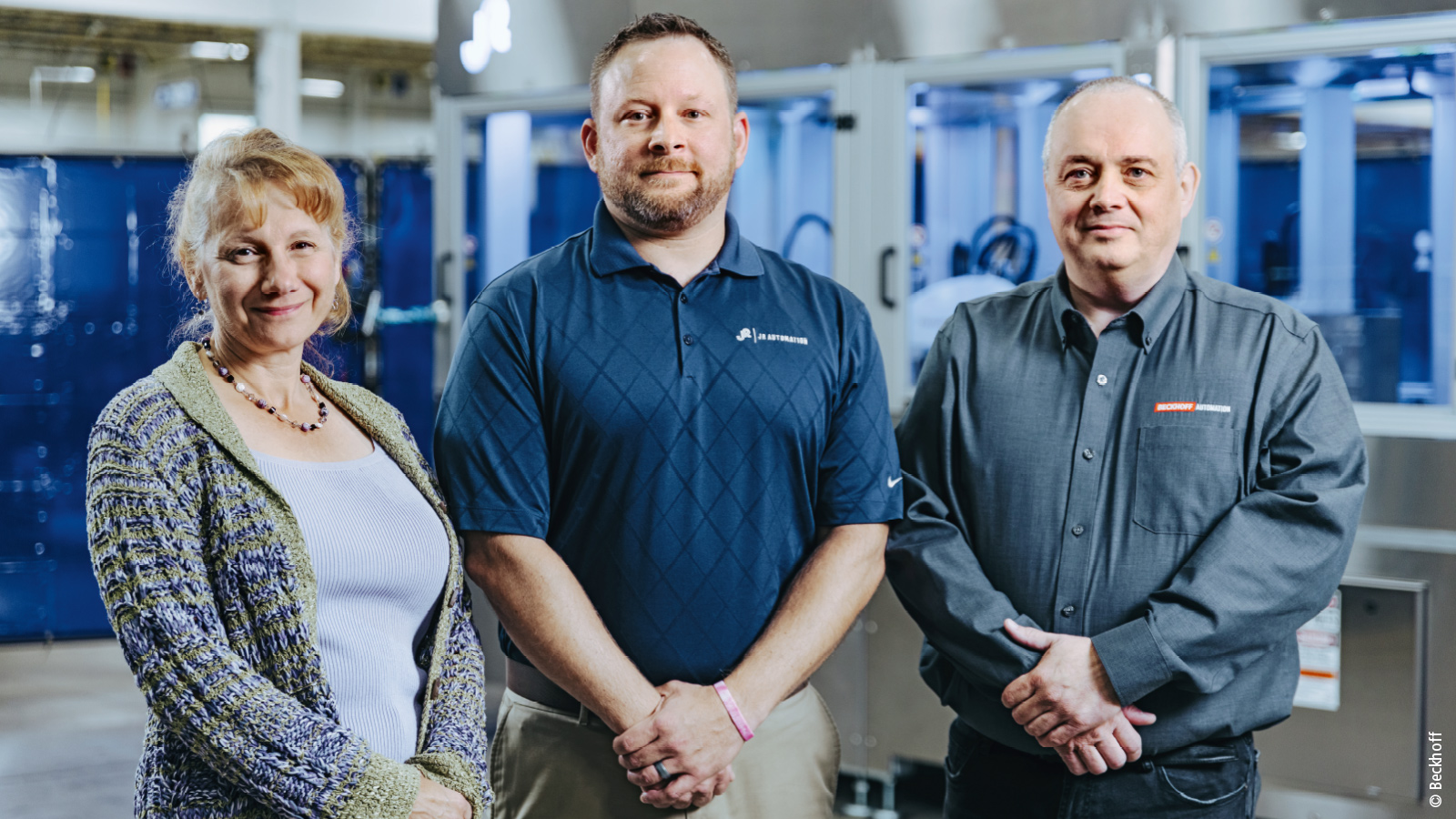 項目專家（左起）：Angela Farina（倍福區(qū)域銷售工程師）、Shawn Smith（JR Automation 公司銷售總監(jiān)）和 Graeme Peek（倍福應(yīng)用工程師）。