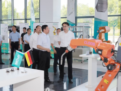 聚焦高端裝備與智能制造，趙巖副省長(zhǎng)蒞臨埃斯頓自動(dòng)化開展深度調(diào)研
